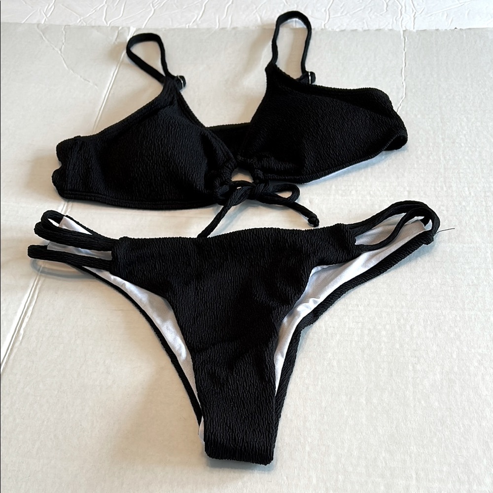 Black Textured Bikini Set. NWT.